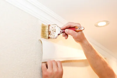 Pose de papier peint à Soudan — revêtements muraux et toiles de verre